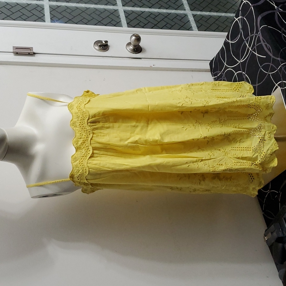 Nwt GAP Yellow Eyelet Tank